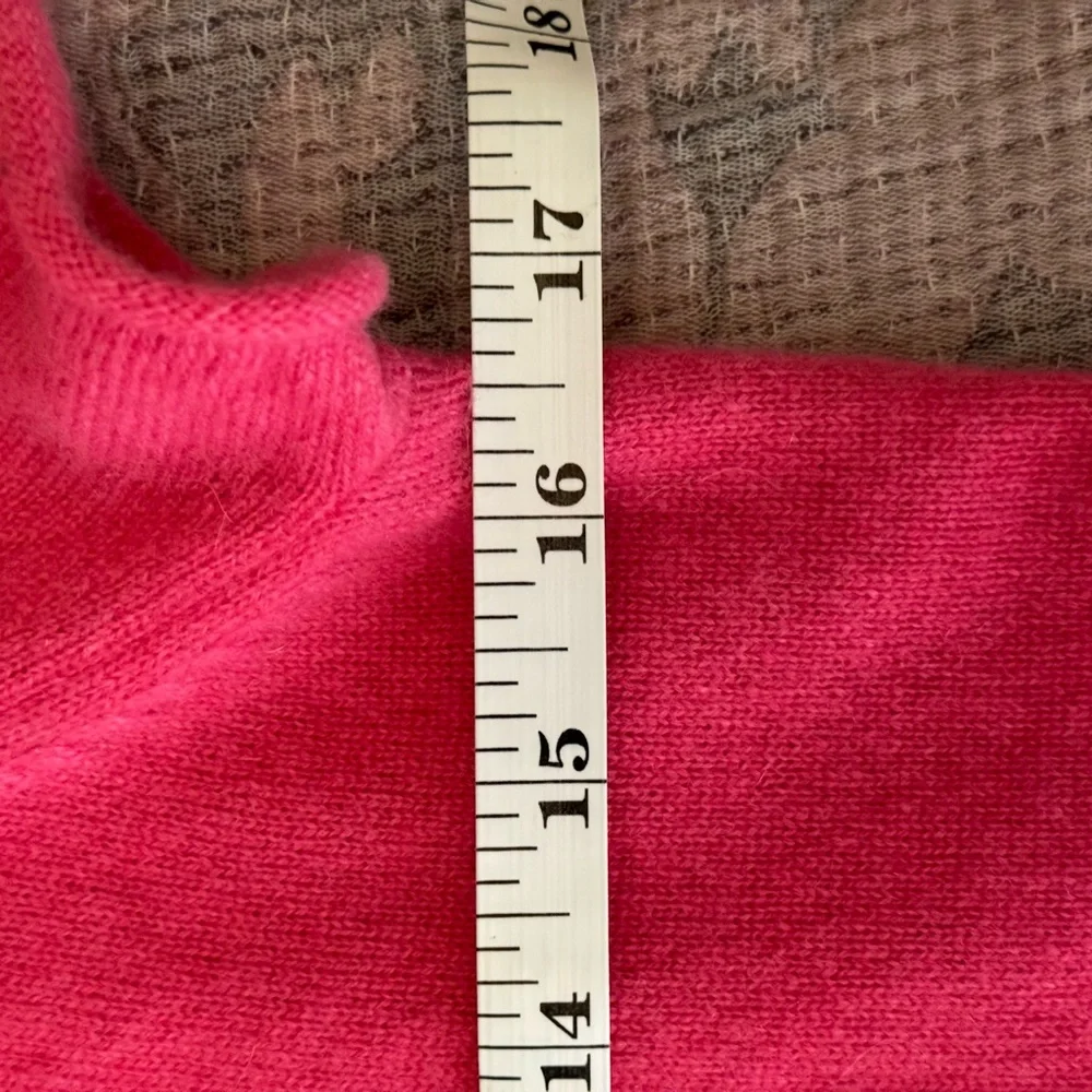 J.CREW. Relaxed cashmere T-shirt. Size M. - Picture 4 of 4